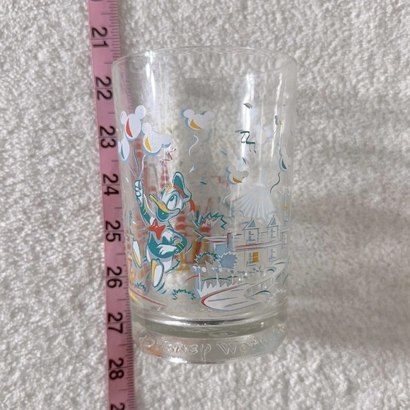 Vintage McDonalds Disney World 25th Ann Remember The Magic Castle Donald Duck - Picture 8 of 8